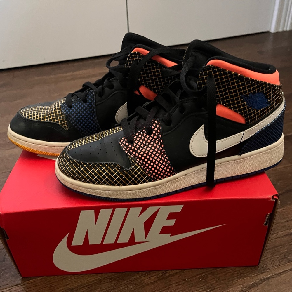 Nike Jordan 1 mid- multi colour grid